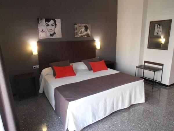 Hotel Marblau Tossa : photo 8 de la chambre chambre familiale avec balcon - vue sur rivière