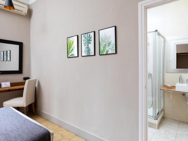 Jardinets Guest House : photo 9 de la chambre chambre double