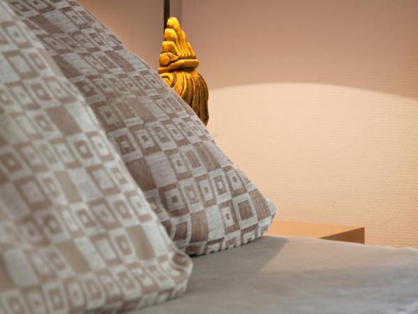 Le Mas de Cocagne : photo 4 de la chambre suite junior (2 adultes)