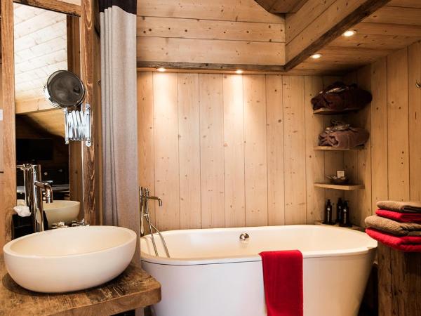 Hôtel La Bergerie : photo 4 de la chambre chambre double pleney (2 adultes + 1 enfant)