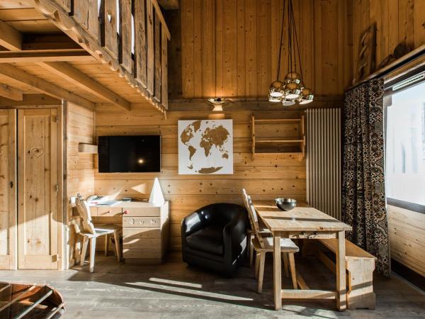 Hôtel La Bergerie : photo 6 de la chambre suite avec chambre indépendante (2 adultes + 2 enfants)