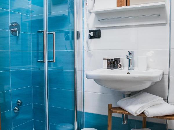 Vittoria Guest House Salerno : photo 7 de la chambre chambre double avec balcon