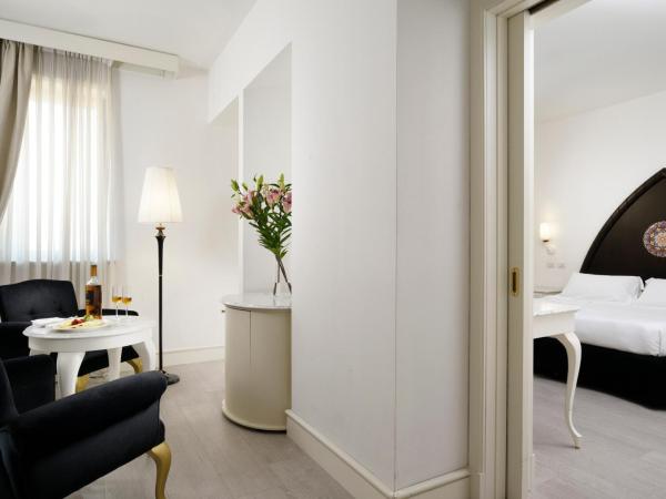 Palace Catania | UNA Esperienze : photo 4 de la chambre chambre triple supérieure