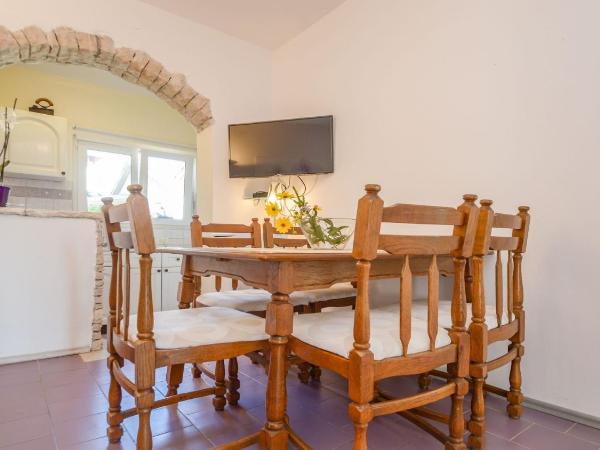 Apartment Medulin : photo 6 de la chambre appartement - vue sur jardin