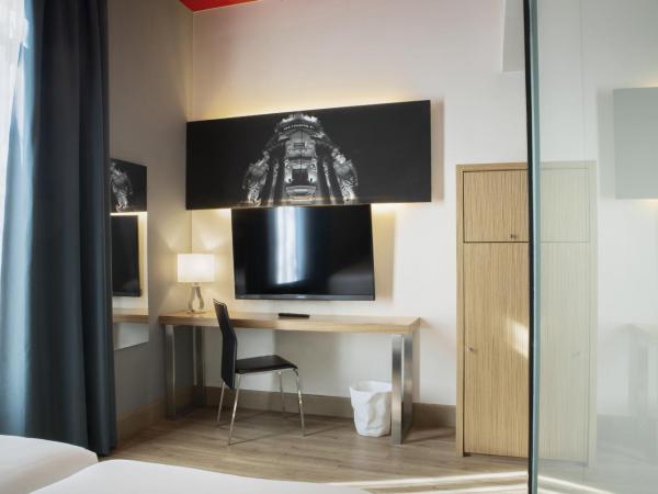 Petit Palace Plaza del Carmen : photo 6 de la chambre chambre quadruple avec balcon