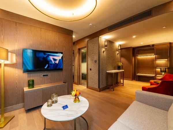 Radisson Collection Hotel, Vadistanbul : photo 10 de la chambre suite junior - vue sur ville et forêt