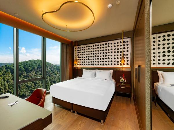 Radisson Collection Hotel, Vadistanbul : photo 8 de la chambre hébergement collection supérieure - vue sur ville et forêt