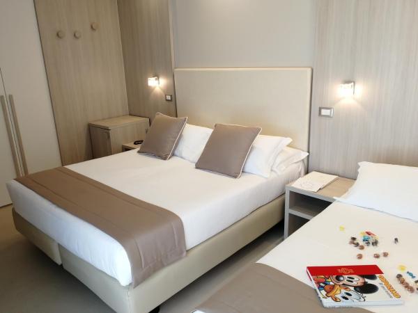 Hotel Delle Nazioni : photo 1 de la chambre chambre triple Économique - vue sur mer