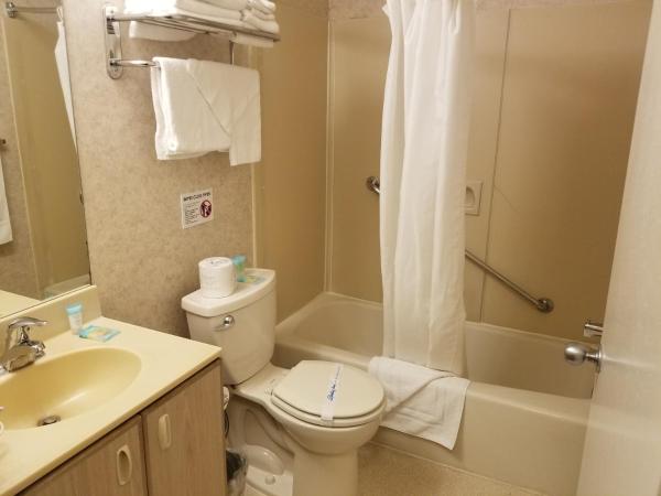 The Beach Cottages : photo 10 de la chambre chambre quadruple avec balcon