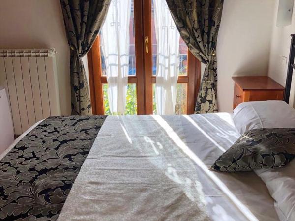 Villa Tuscany Siena : photo 1 de la chambre chambre triple