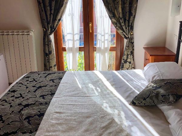 Villa Tuscany Siena : photo 9 de la chambre chambre triple