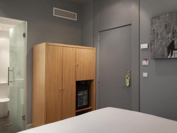 Petit Palace Tres Cruces : photo 4 de la chambre petite chambre double (1-2 adultes) - vue sur l'intérieur