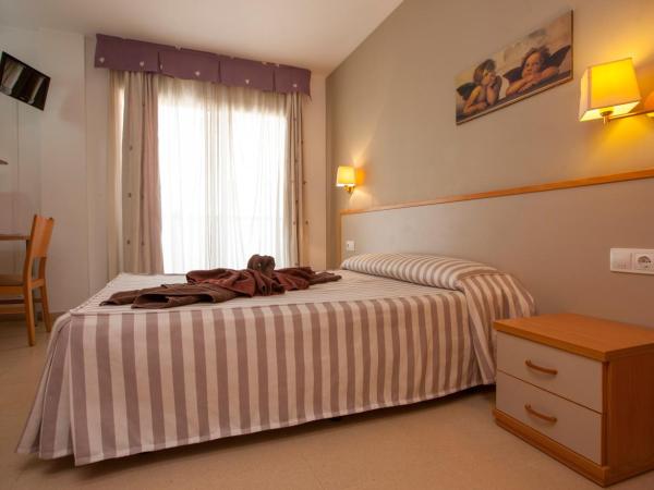 Hotel Cosmos Tarragona : photo 2 de la chambre chambre double avec balcon