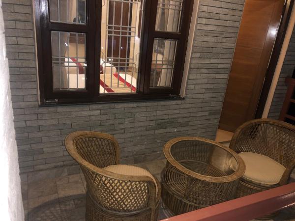 Hotel Guru : photo 8 de la chambre chambre familiale avec balcon