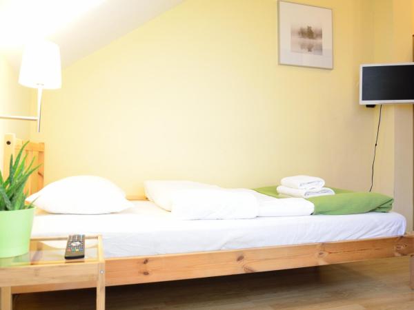 WenderEDU Business Center : photo 1 de la chambre chambre simple - vue sur rivière