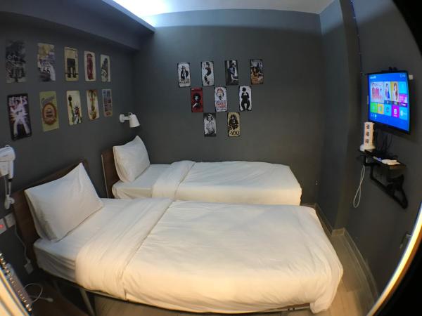 Soso Hostel : photo 2 de la chambre chambre lits jumeaux supérieure