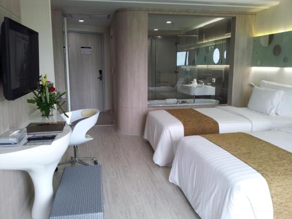 Pattaya Discovery Beach Hotel - SHA Extra Plus : photo 7 de la chambre chambre double ou lits jumeaux supérieure - tour chic