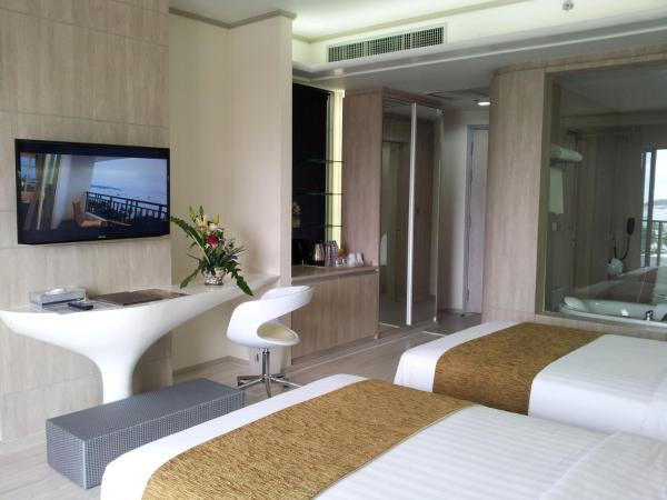 Pattaya Discovery Beach Hotel - SHA Extra Plus : photo 8 de la chambre chambre double ou lits jumeaux supérieure - tour chic