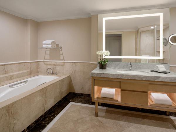 Shangri-La Sydney : photo 5 de la chambre suite horizon tower avec accès au salon club 