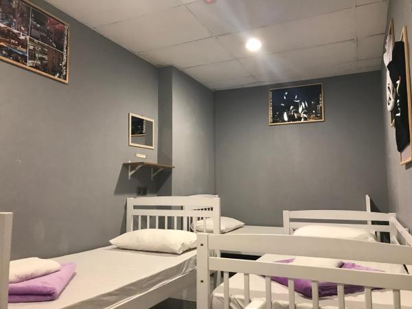 Nusantara Mattwaddien Hostel : photo 1 de la chambre chambre quadruple