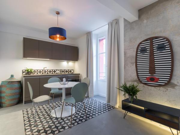 L'Abeille - Boutique Apartments : photo 3 de la chambre studio - premier Étage (2 adultes)