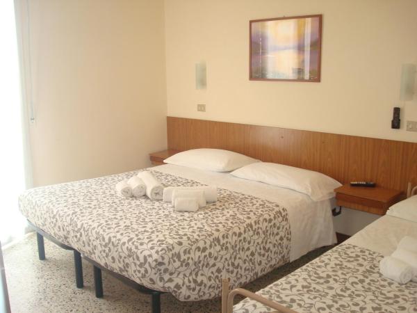 Hotel Amalfi : photo 6 de la chambre chambre triple basique
