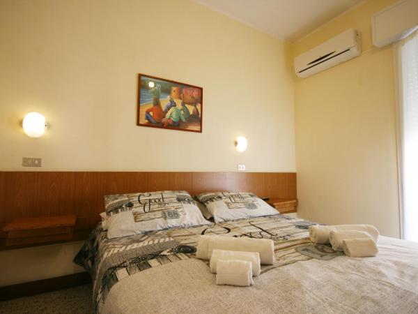 Hotel Amalfi : photo 3 de la chambre chambre double ou lits jumeaux avec balcon