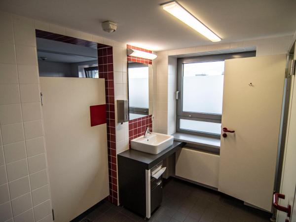 Ausbildungshotel St. Theresia : photo 3 de la chambre chambre simple avec toilettes communes