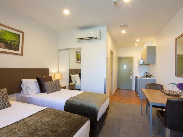 Wyndham Garden Queenstown : photo 3 de la chambre studio lits jumeaux avec kitchenette