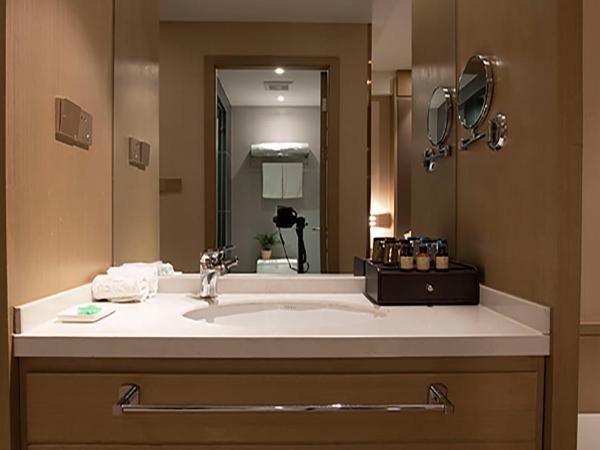 SHANGHAI-DECO Hotel-Free shuttle bus from Pudong Airport and Disneyland : photo 8 de la chambre chambre lits jumeaux standard