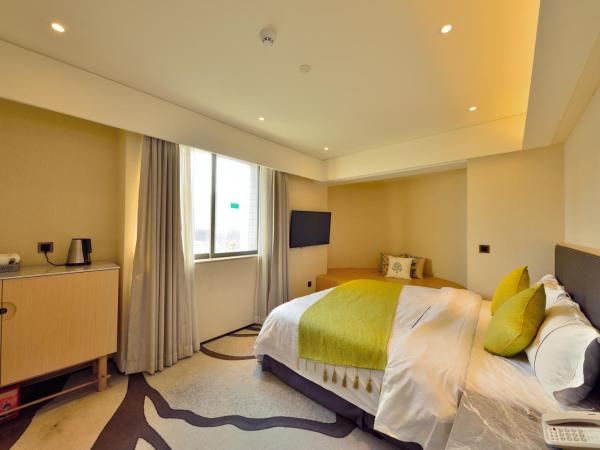 HaiJun Hotel -Free Canton Fair Shuttle Bus : photo 4 de la chambre chambre Élégance - vue sur rivière