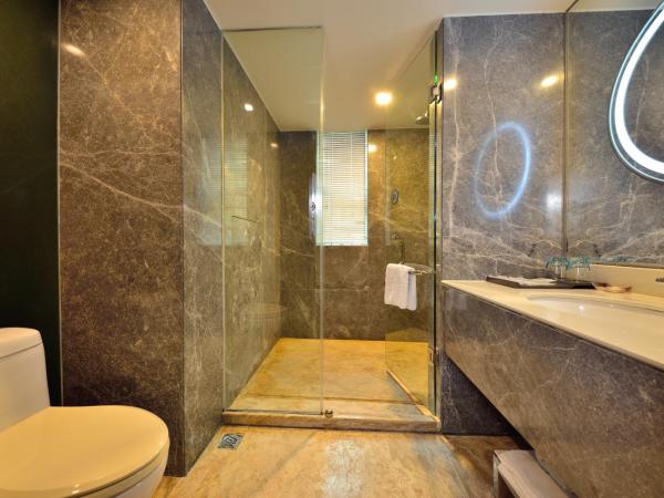 HaiJun Hotel -Free Canton Fair Shuttle Bus : photo 5 de la chambre chambre Élégance - vue sur rivière