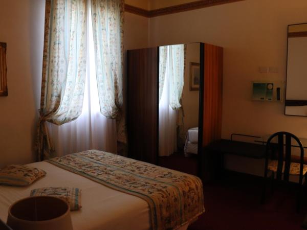 Meditur Hotel Bologna : photo 3 de la chambre chambre double Économique