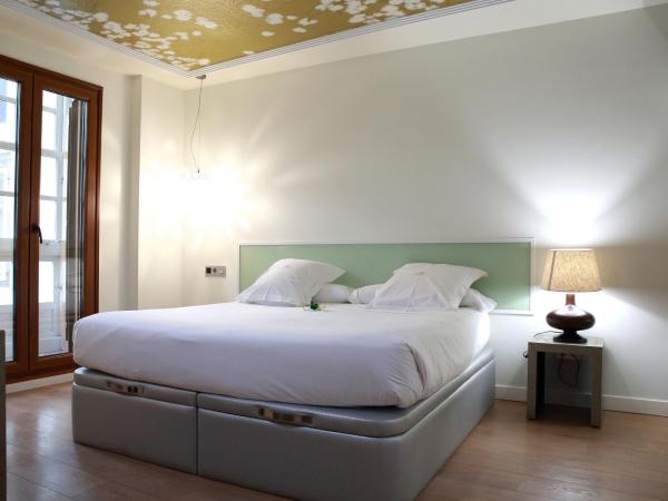 Casas Reais Boutique : photo 5 de la chambre chambre de luxe double ou lits jumeaux avec baignoire spa