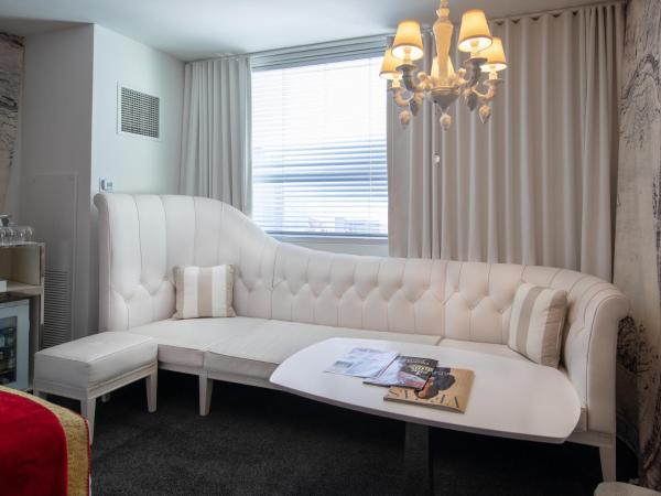 SAHARA Las Vegas : photo 3 de la chambre chambre lit king-size alexandria