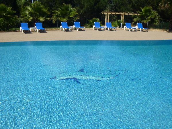 Hotel La Romarine : photo 1 de la chambre chambre double ou lits jumeaux