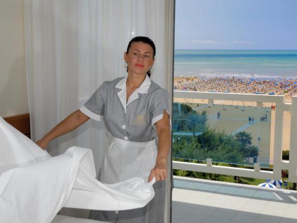Majestic Beach Hotel & Wellness : photo 3 de la chambre chambre double ou lits jumeaux - vue sur mer