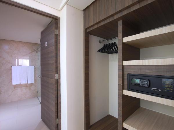 Econo Express Hotel : photo 7 de la chambre suite deluxe avec baignoire spa