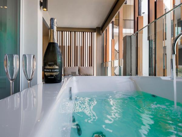 G Hua Hin Resort & Mall : photo 7 de la chambre suite spa jacuzzi