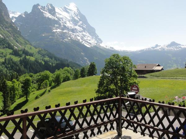 Hotel Blümlisalp : photo 2 de la chambre chambre double avec balcon - vue sur eiger