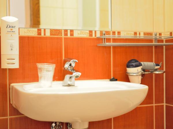 WenderEDU Business Center : photo 8 de la chambre chambre simple