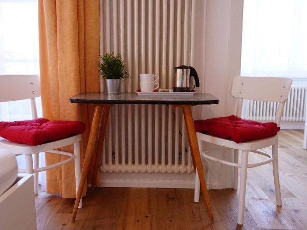 Adventure Guesthouse Interlaken : photo 6 de la chambre chambre familiale avec balcon