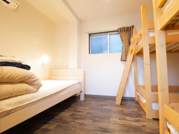 Trip & Sleep Hostel : photo 2 de la chambre chambre familiale avec salle de bains commune