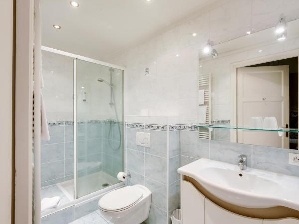 Hôtel Marguerite : photo 3 de la chambre chambre quadruple