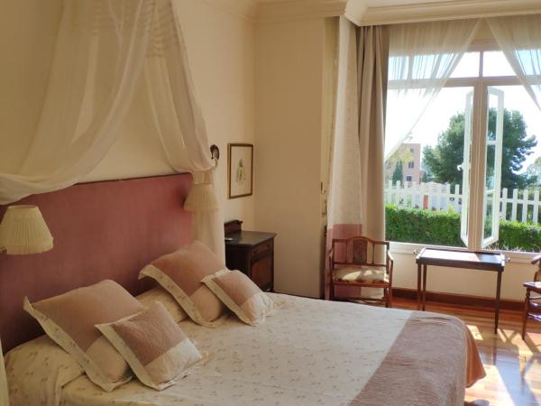 Villa Antumalal B&B : photo 3 de la chambre chambre lit king-size - vue sur mer