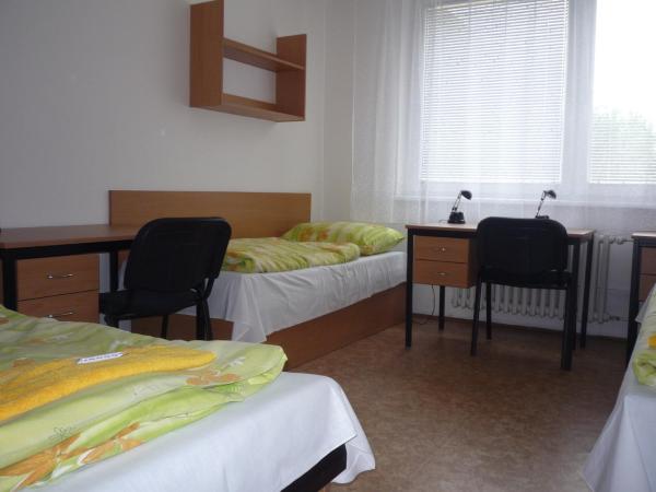 Koleje J.A.Komenského : photo 2 de la chambre chambre triple avec salle de bains privative