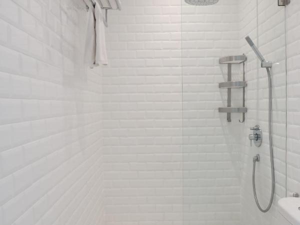 White Tree Residence : photo 3 de la chambre terrace garden suite