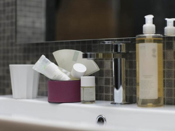 Hotel Palazzo Grillo : photo 9 de la chambre chambre double ou lits jumeaux deluxe - vue sur ville