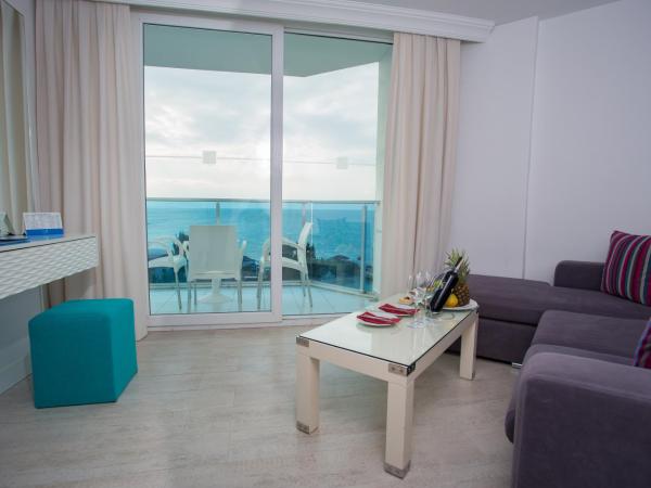 Le Bleu Hotel & Resort Kusadasi : photo 10 de la chambre suite junior 1 chambre - vue sur mer