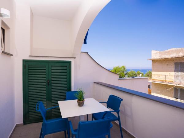 IL SOFFIO DI TIFEO - RESORT : photo 6 de la chambre studio standard